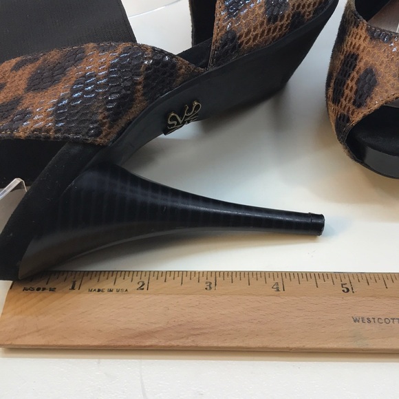 Simple Vera Wang Leopard Print Heels Size 7.5 - Picture 5 of 8